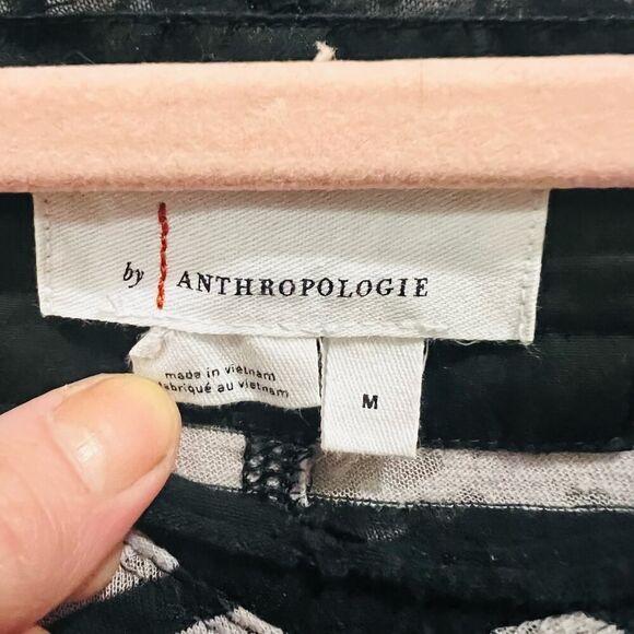 Anthropologie Pilar V-neck Black Lack Relaxed Fit casual top size medium - Picture 9 of 13